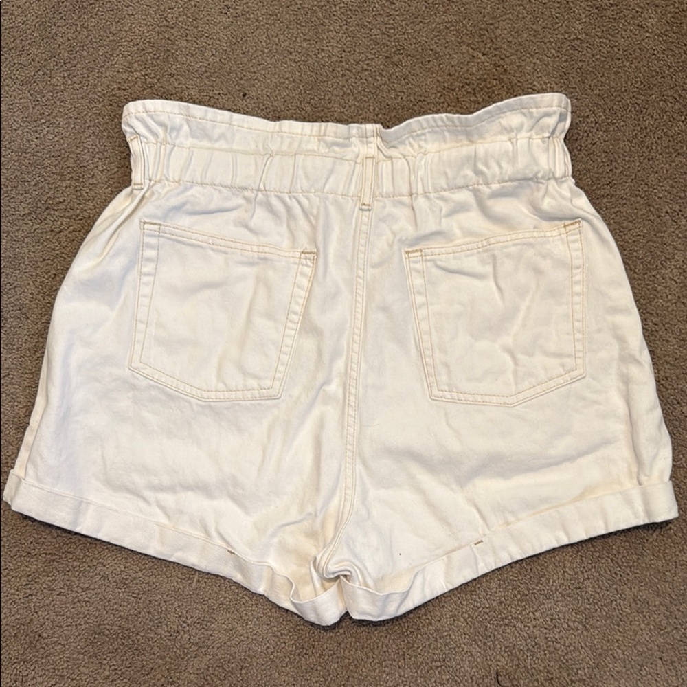 Topshop White High Waist Shorts with Paper Bag Waist - Picture 4 of 4